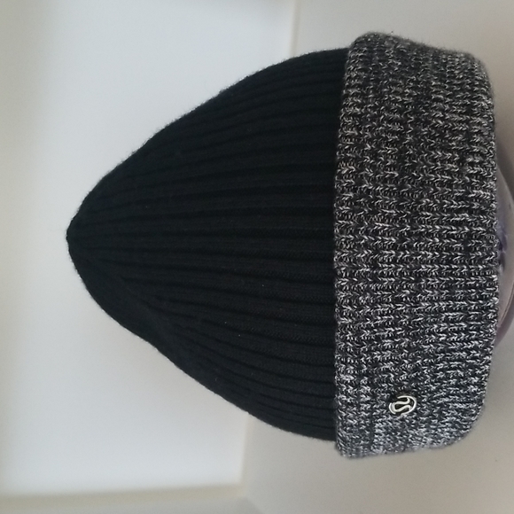 Lululemon Divinity Toque in Black/Slate/Angel Wing main image 4